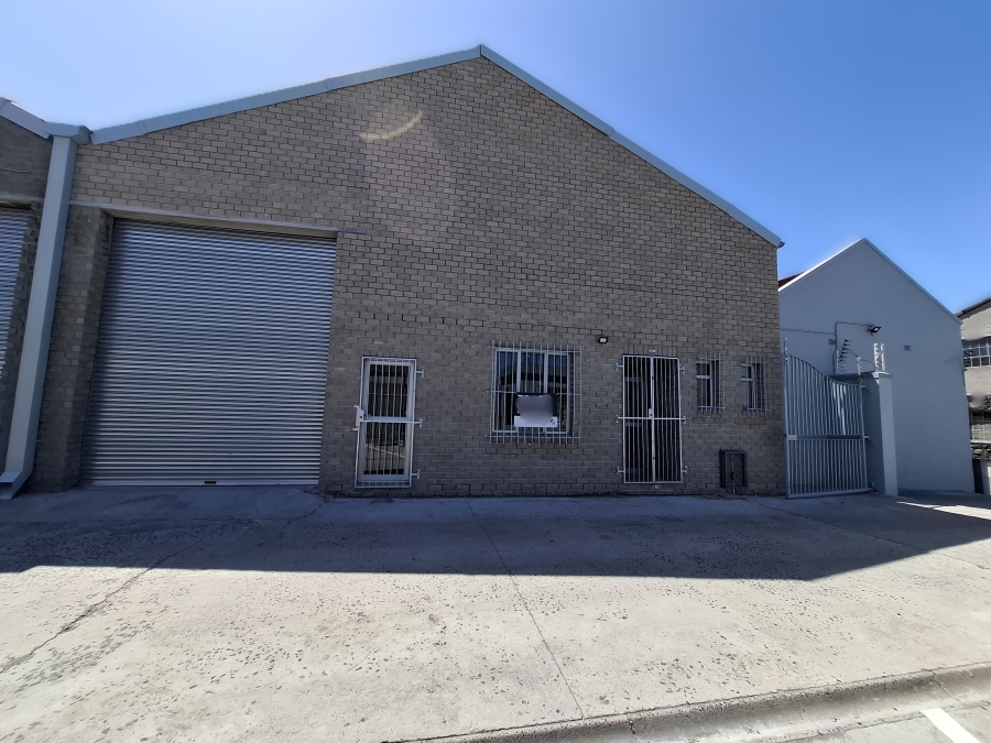 To Let commercial Property for Rent in Maitland Western Cape